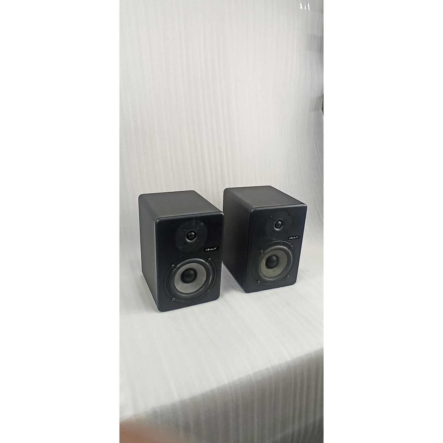 Vault Monitor Speakers 202501044694 Vault C6 6" Powered Studio Monitors With Isolation Foam Pads - Pair - Open Box