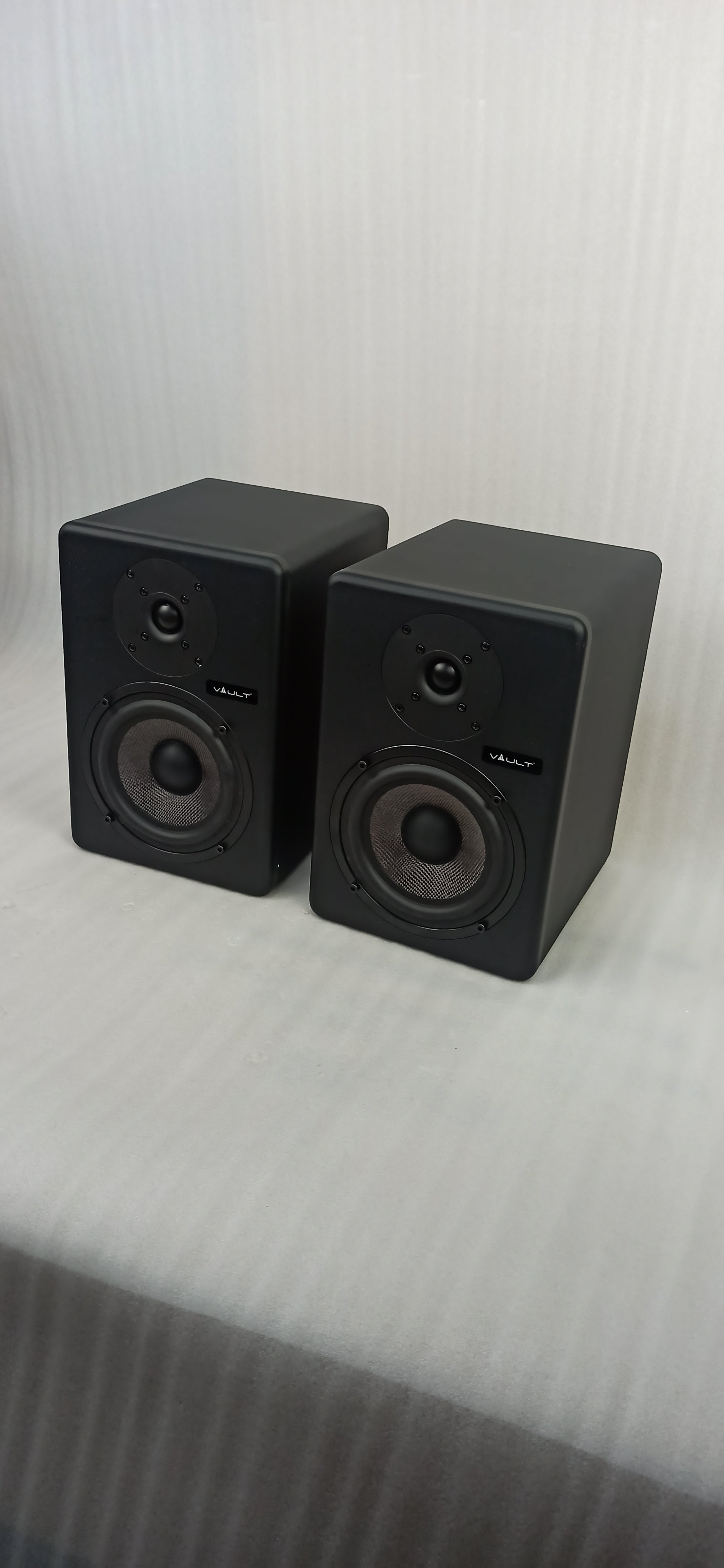 Vault Monitor Speakers 202501044694 Vault C6 6" Powered Studio Monitors With Isolation Foam Pads - Pair - Open Box