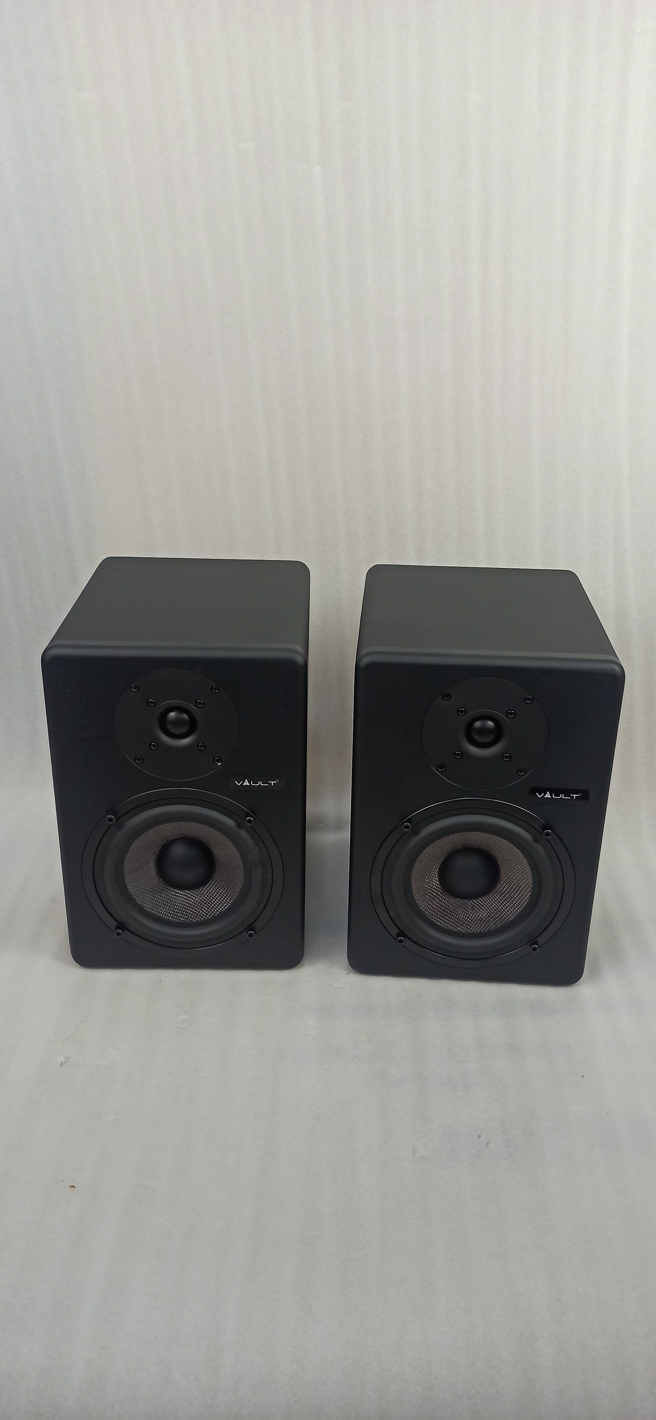 Vault Monitor Speakers 202501044694 Vault C6 6" Powered Studio Monitors With Isolation Foam Pads - Pair - Open Box
