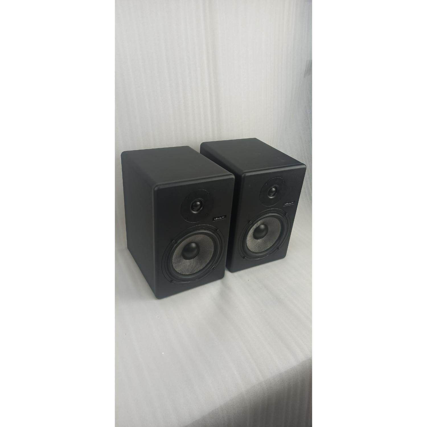 Vault Monitor Speakers Vault C8 8-Inch Powered Studio Monitors - Pair - Open Box