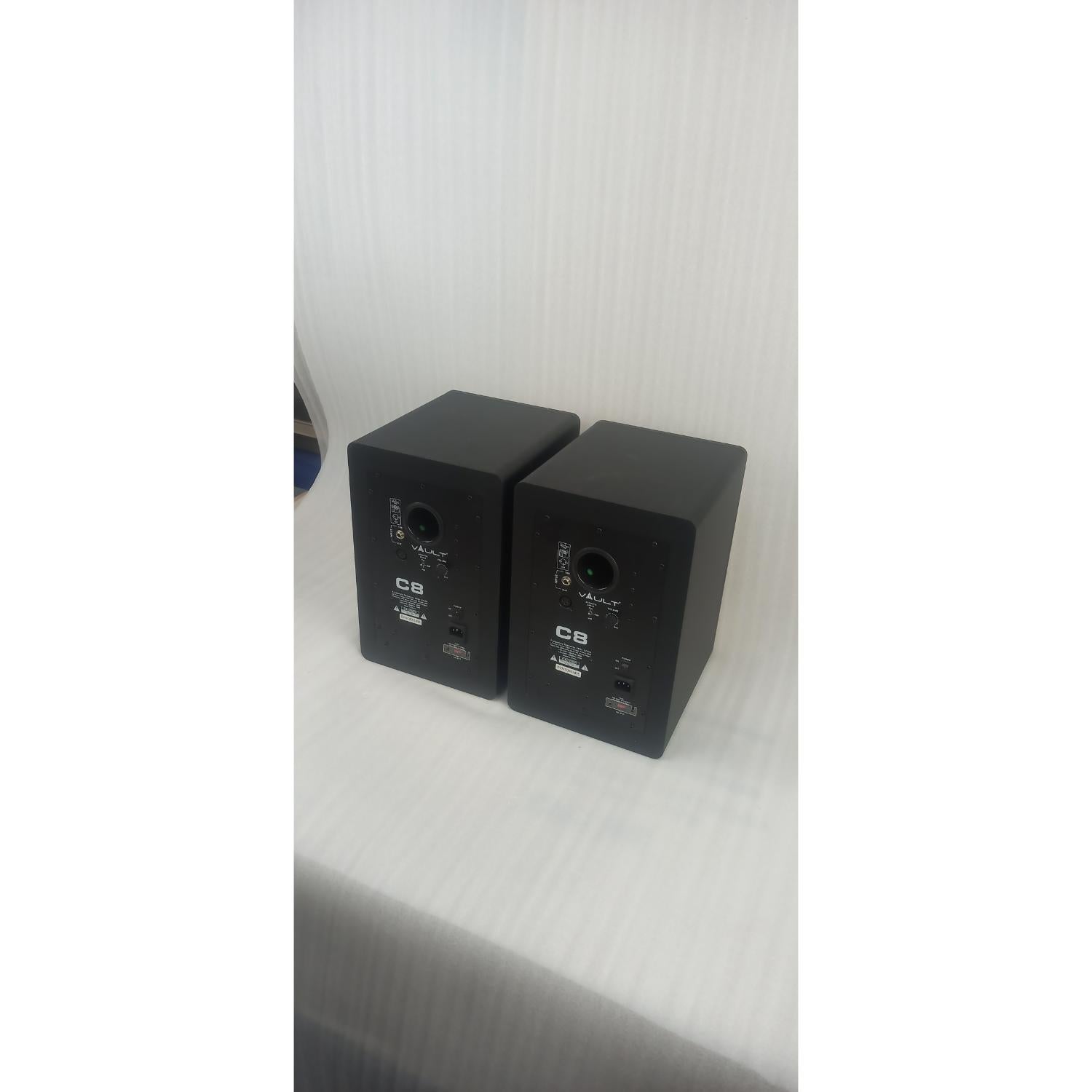 Vault Monitor Speakers Vault C8 8-Inch Powered Studio Monitors - Pair - Open Box