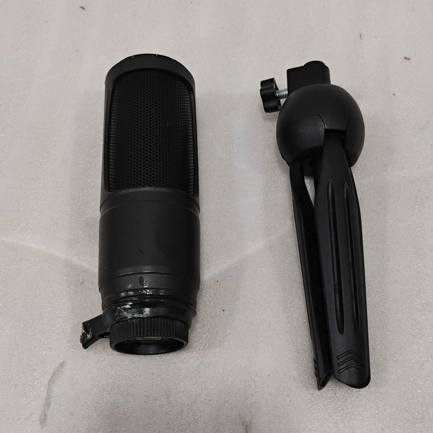 Vault Usb Microphones Vault Pod Mic Plus USB Condenser Podcast Microphone Kit - Open Box B Stock 