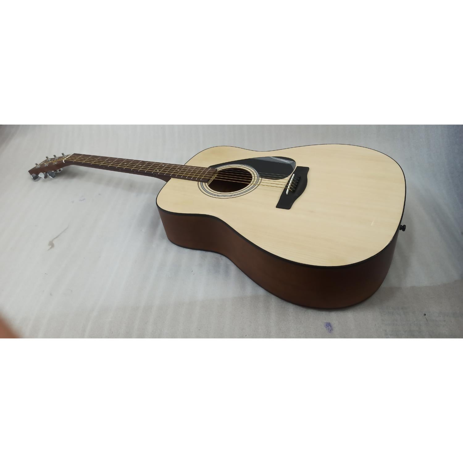Yamaha Acoustic Guitars Yamaha F280 40 Inch Acoustic Guitar - Open Box B Stock
