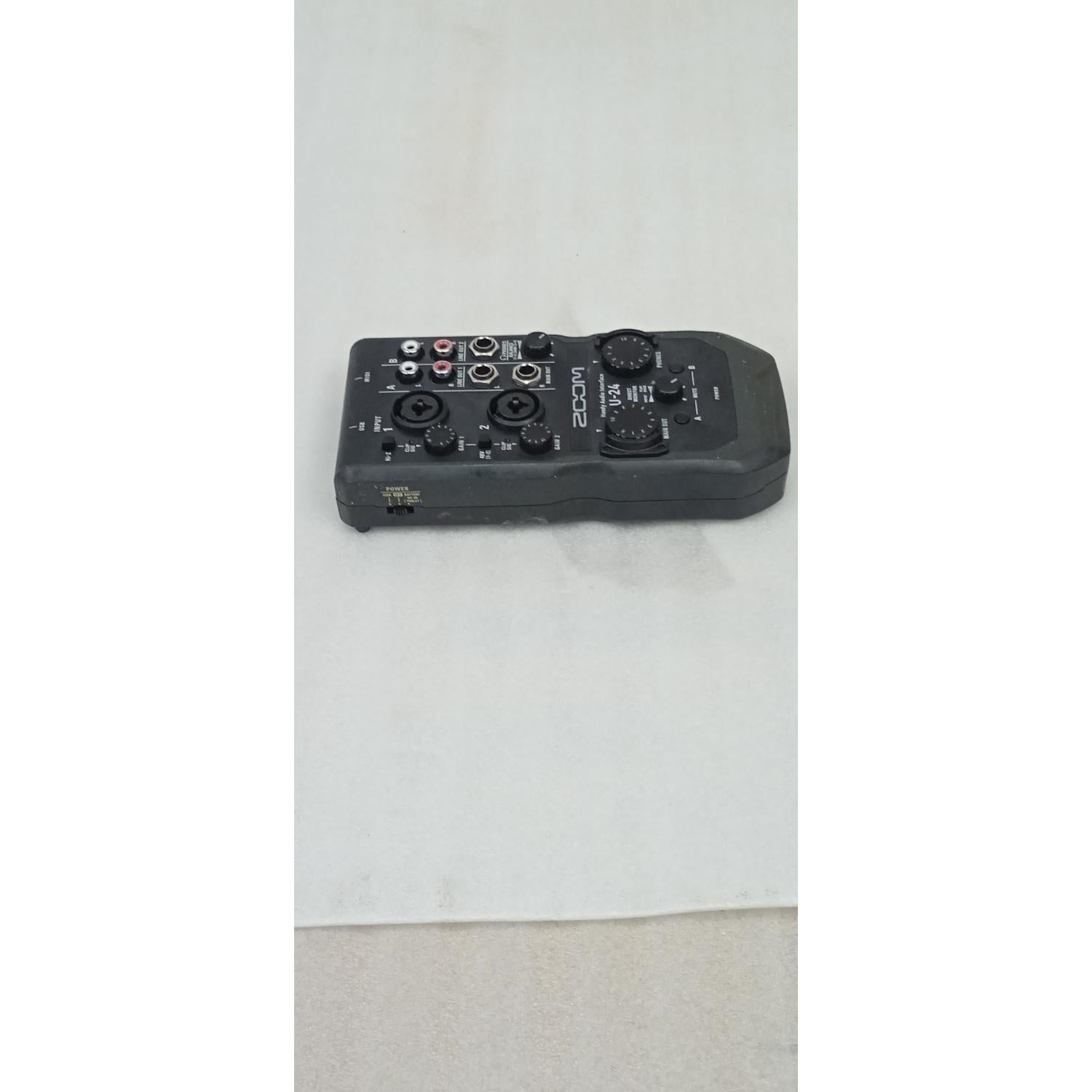 Zoom Audio Interfaces Zoom U-24 Handy Audio Interface - Black - Open Box