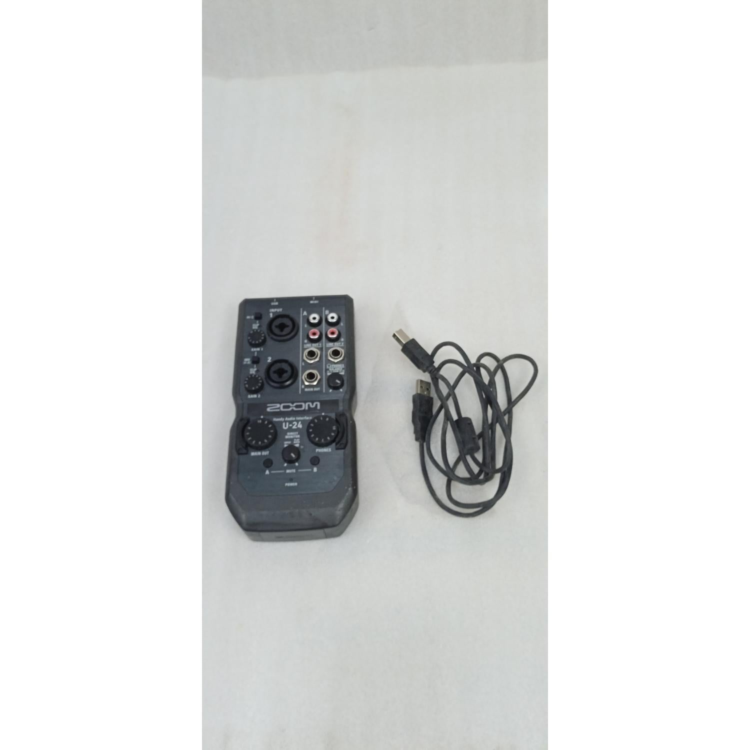 Zoom Audio Interfaces Zoom U-24 Handy Audio Interface - Black - Open Box